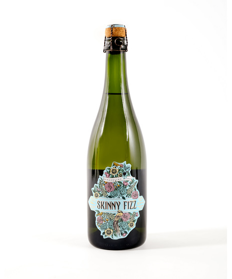 This delicious, traditional sparkling wine is ideal for important occasions